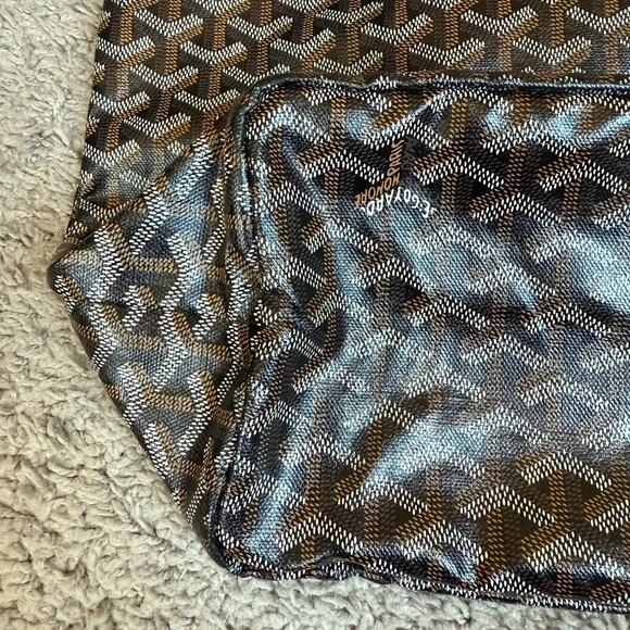 Goyard Tote - Picture 8 of 14